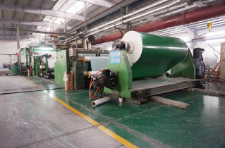 PVC输送带生产厂家拥有多台输送带卷料生产设备